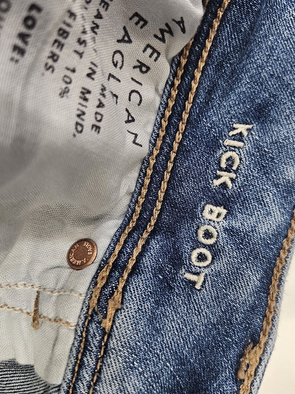 American Eagle Outfitters Women's Boot Cut Jeans in Medium Blue Wash - Picture 7 of 7